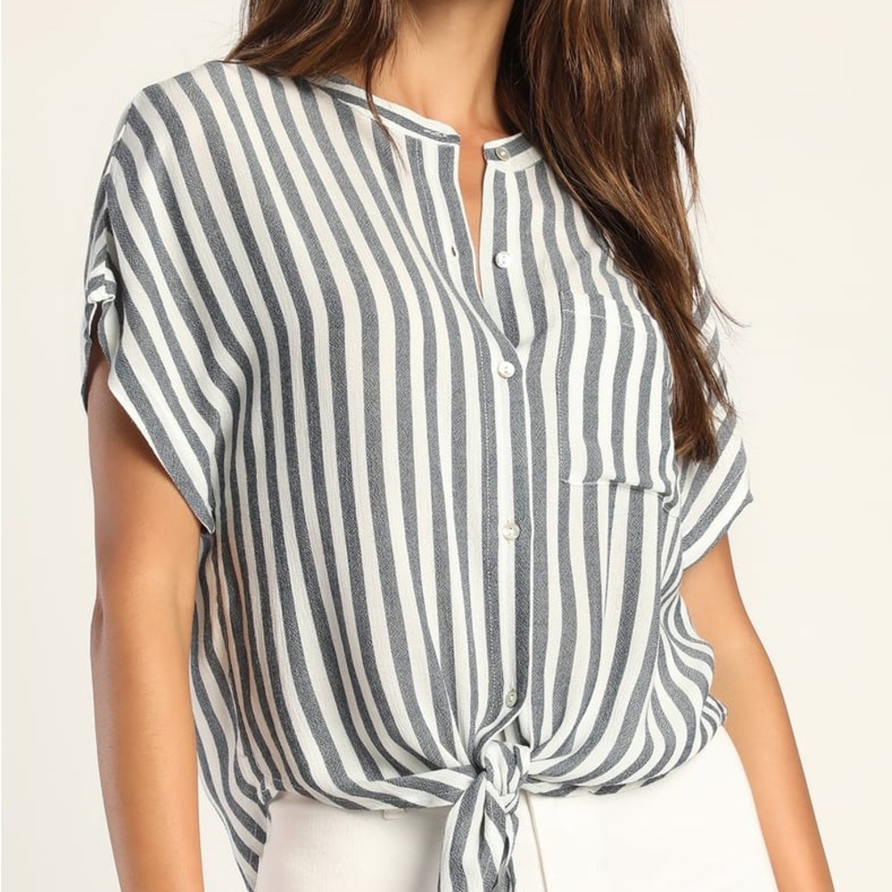 🌿 3/$30 Lulus Newport Beach Grey and White Striped Top XS